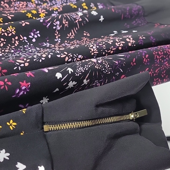 Woman Within Black Floral Stretchy Tunic With 3/4 Zip Sleeves Size 24 - Picture 8 of 12